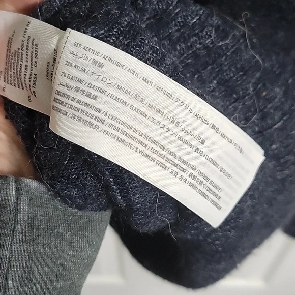 Abercrombie & Fitch Chenille Embroidered Moose Emblem Cardigan - Picture 6 of 9